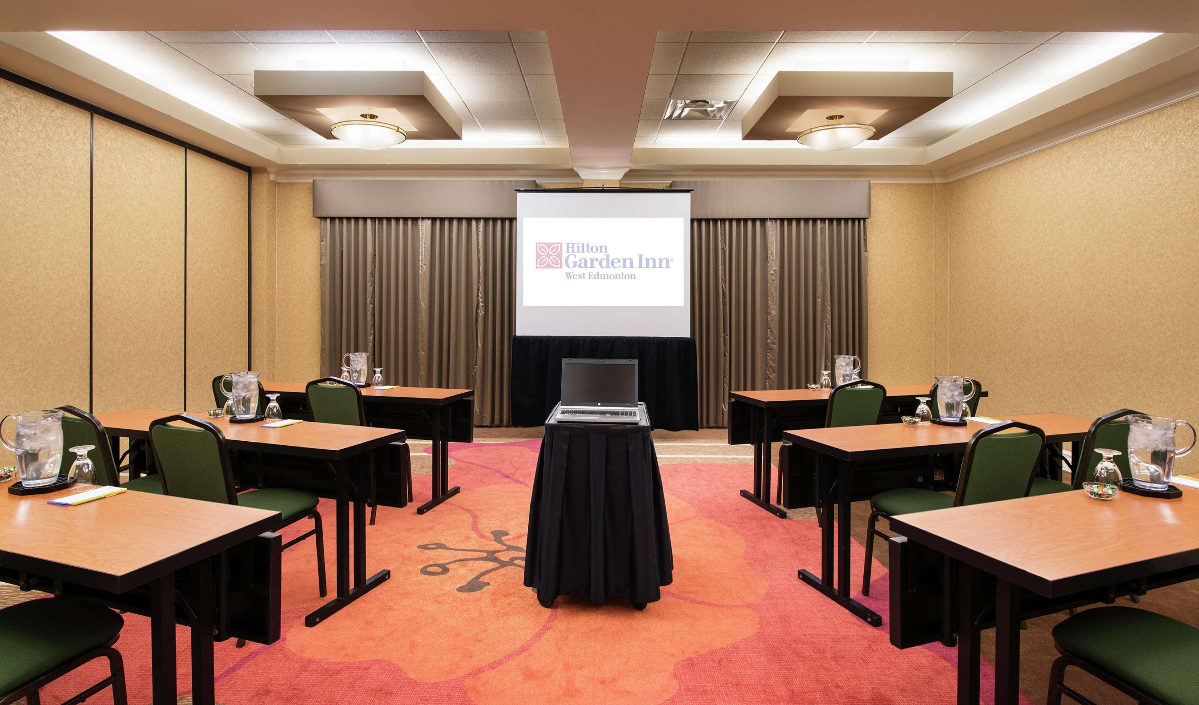 Hilton Garden Inn West Edmonton Exterior photo