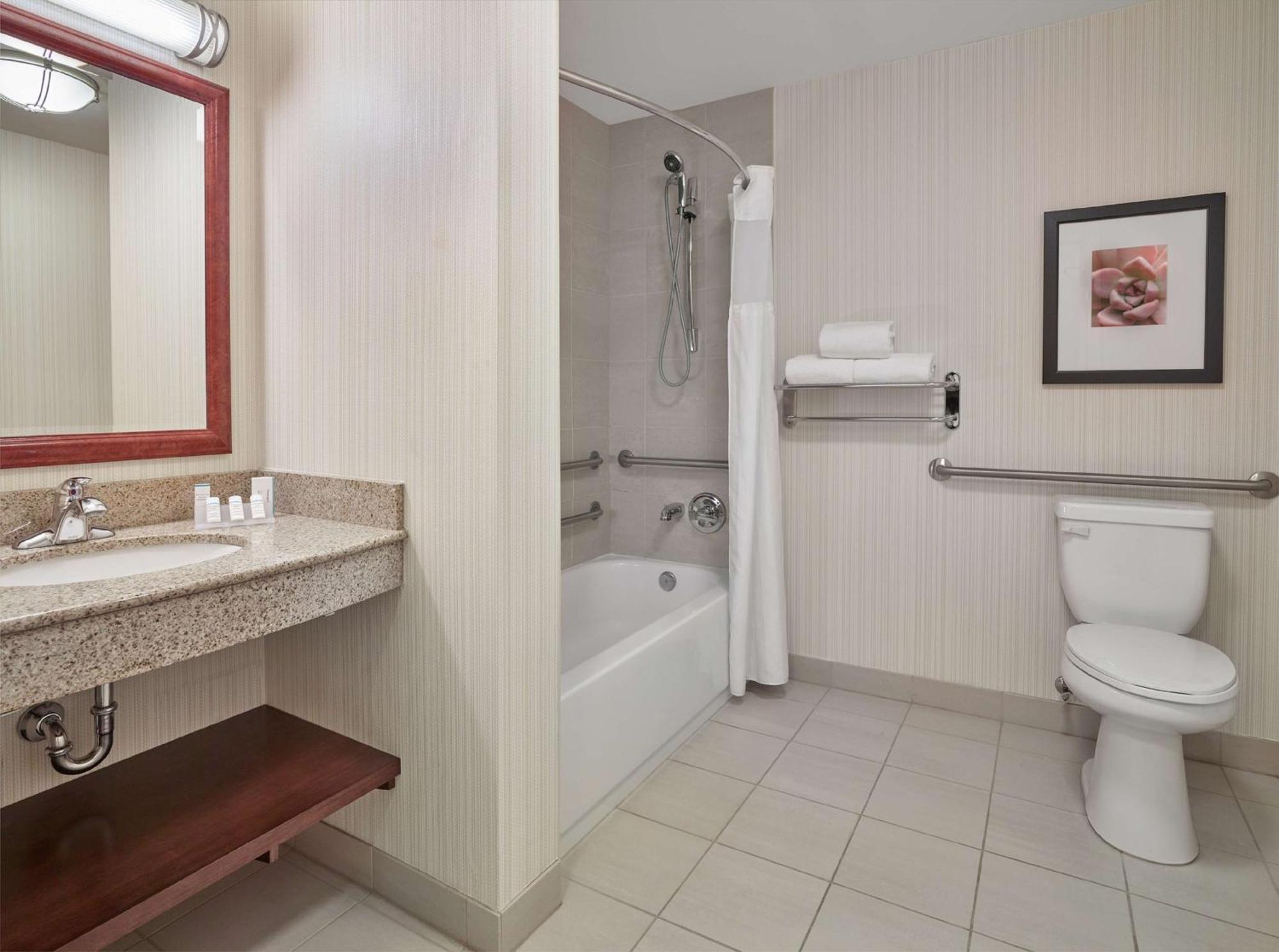 Hilton Garden Inn West Edmonton Exterior photo