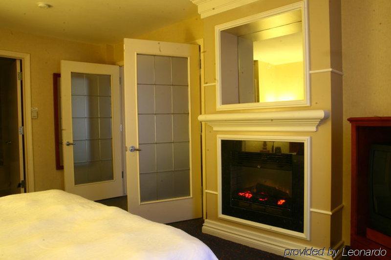 Hilton Garden Inn West Edmonton Room photo