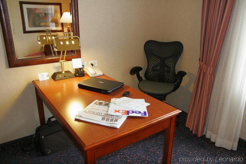 Hilton Garden Inn West Edmonton Room photo